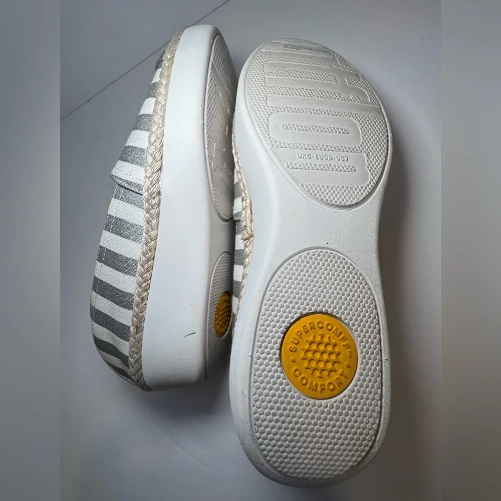 FitFlop Dahlia Metallic Stripe Espadrille size 7